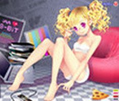 Play Geek Girl Dress Up